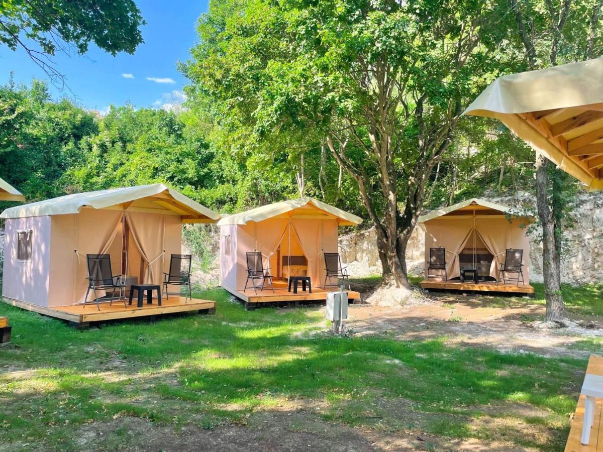 Divoto Glamping Hotel Baltsjik Buitenkant foto
