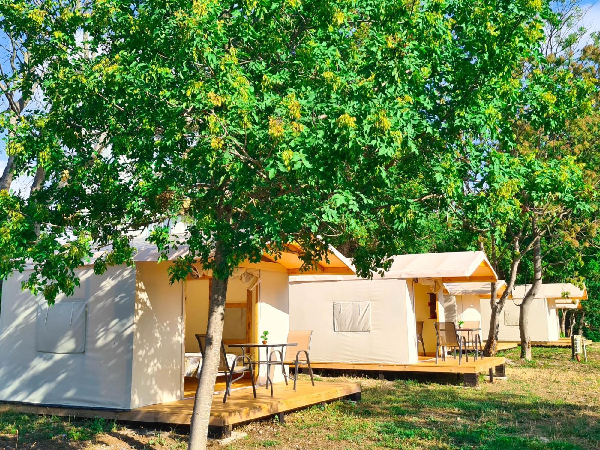 Divoto Glamping Hotel Baltsjik Buitenkant foto