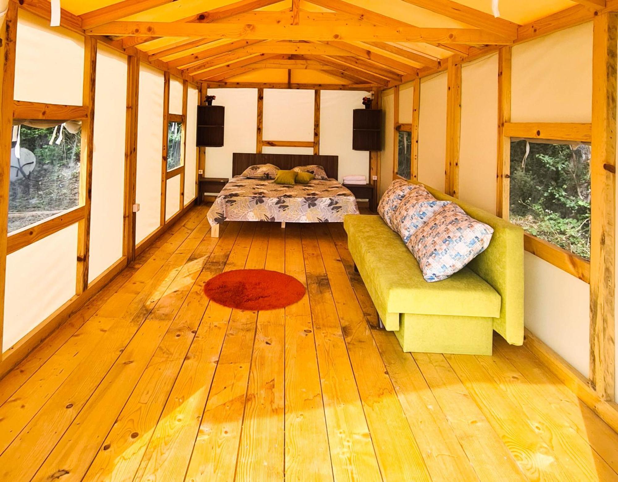 Divoto Glamping Hotel Baltsjik Buitenkant foto